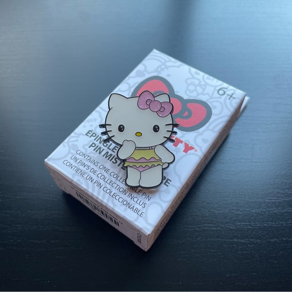 Loungefly Hello Kitty Summer Glitter Blind Box Enamel Pin - Picture 2 of 6